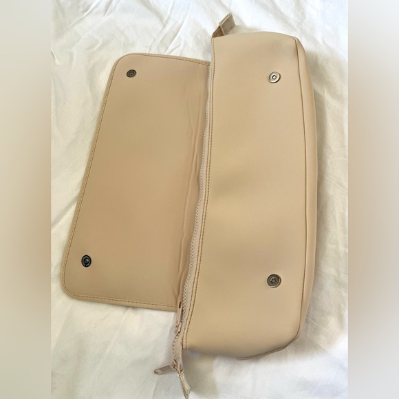 BAREFOOT CARIBOU Hair Tools Travel Bag and Heat Resistant Mat - Picture 5 of 9